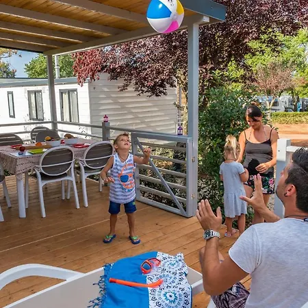 Üdülőpark Mobile Homes Bi Village Vacanceselect Fažana